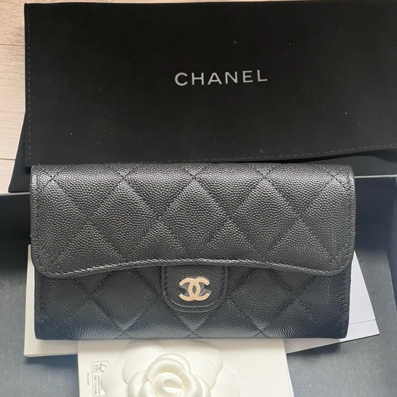**SOLD**Chanel wallet - Picture 1 of 6